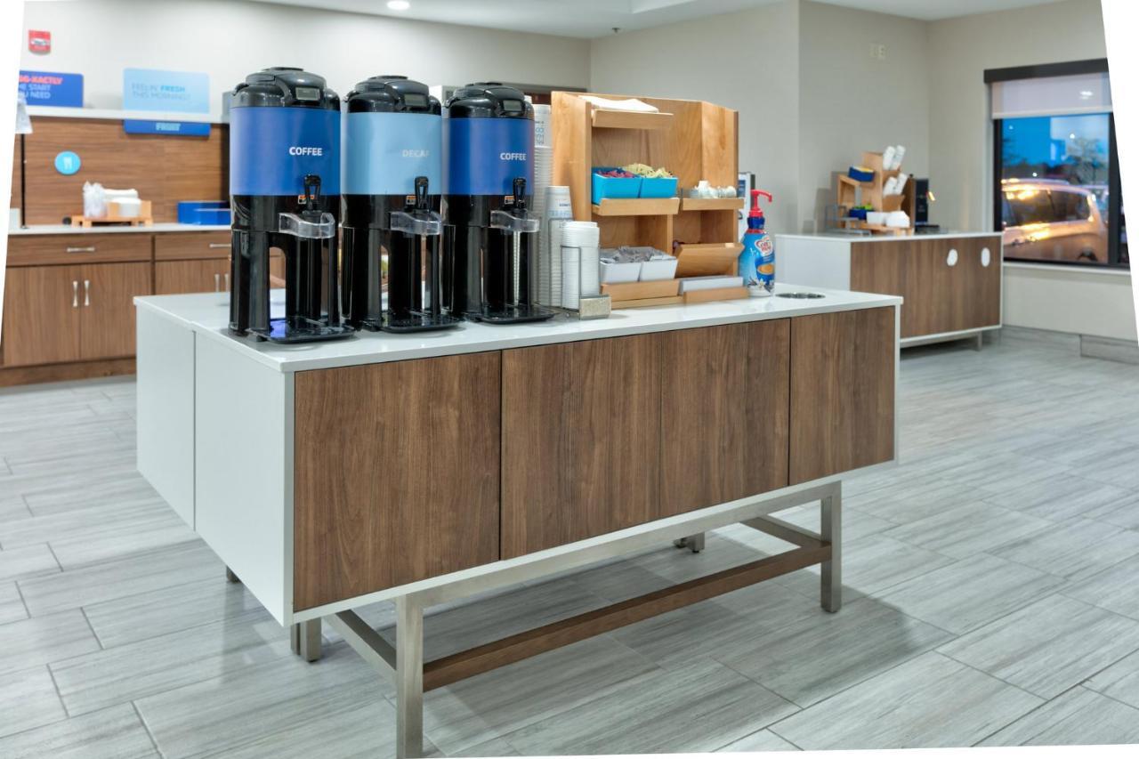 Holiday Inn Express Hotel & Suites Shakopee By Ihg Bagian luar foto