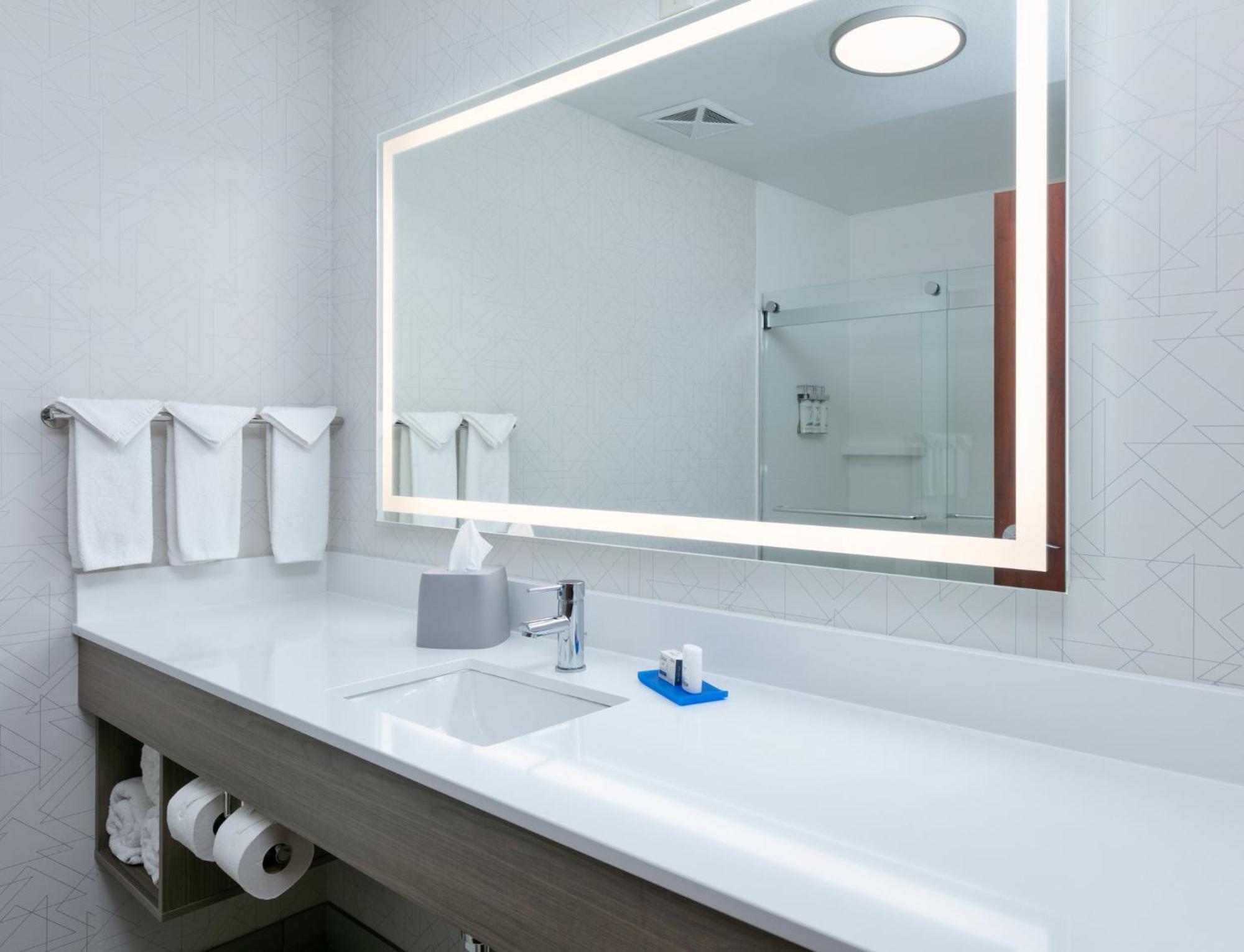 Holiday Inn Express Hotel & Suites Shakopee By Ihg Bagian luar foto