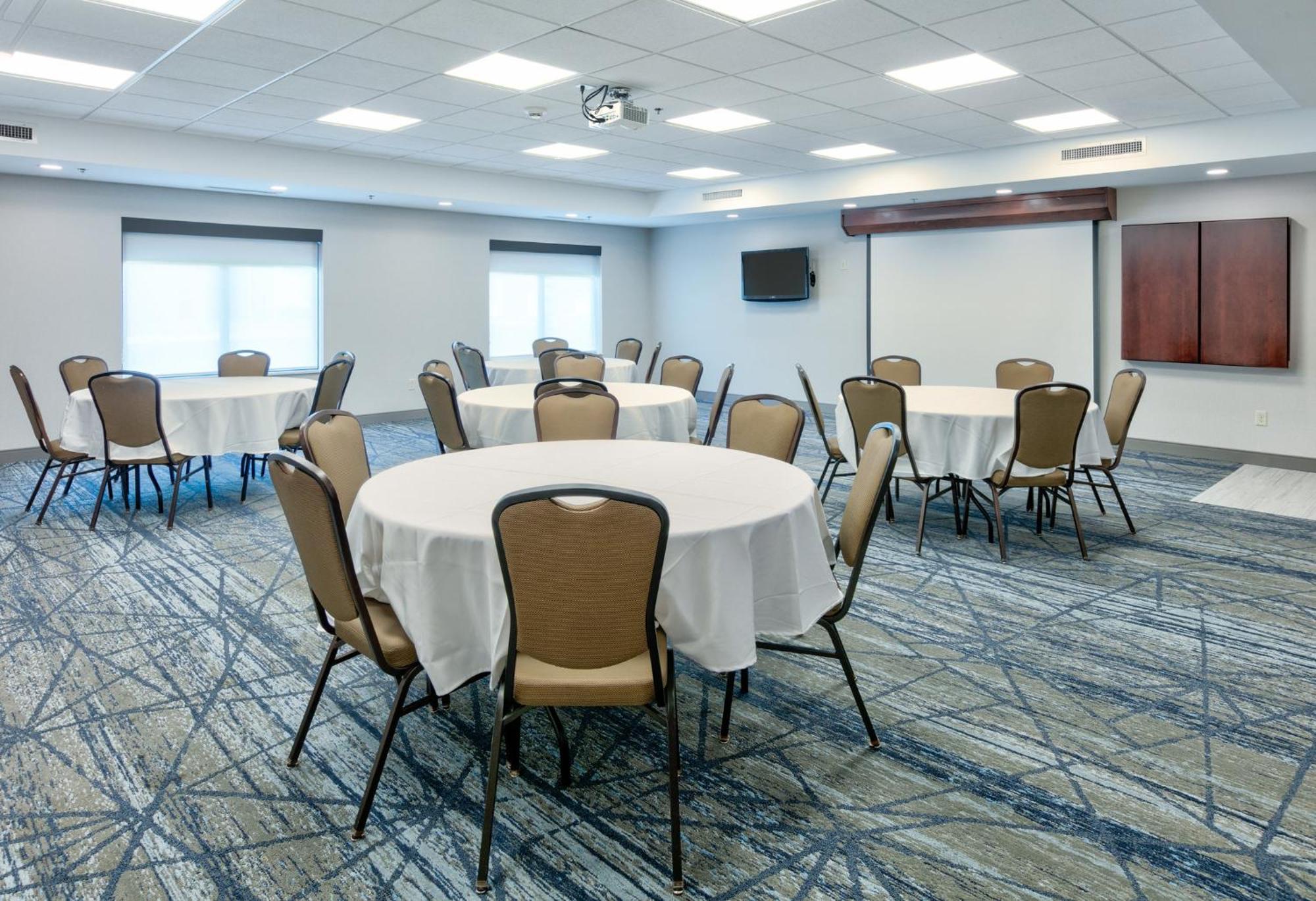 Holiday Inn Express Hotel & Suites Shakopee By Ihg Bagian luar foto