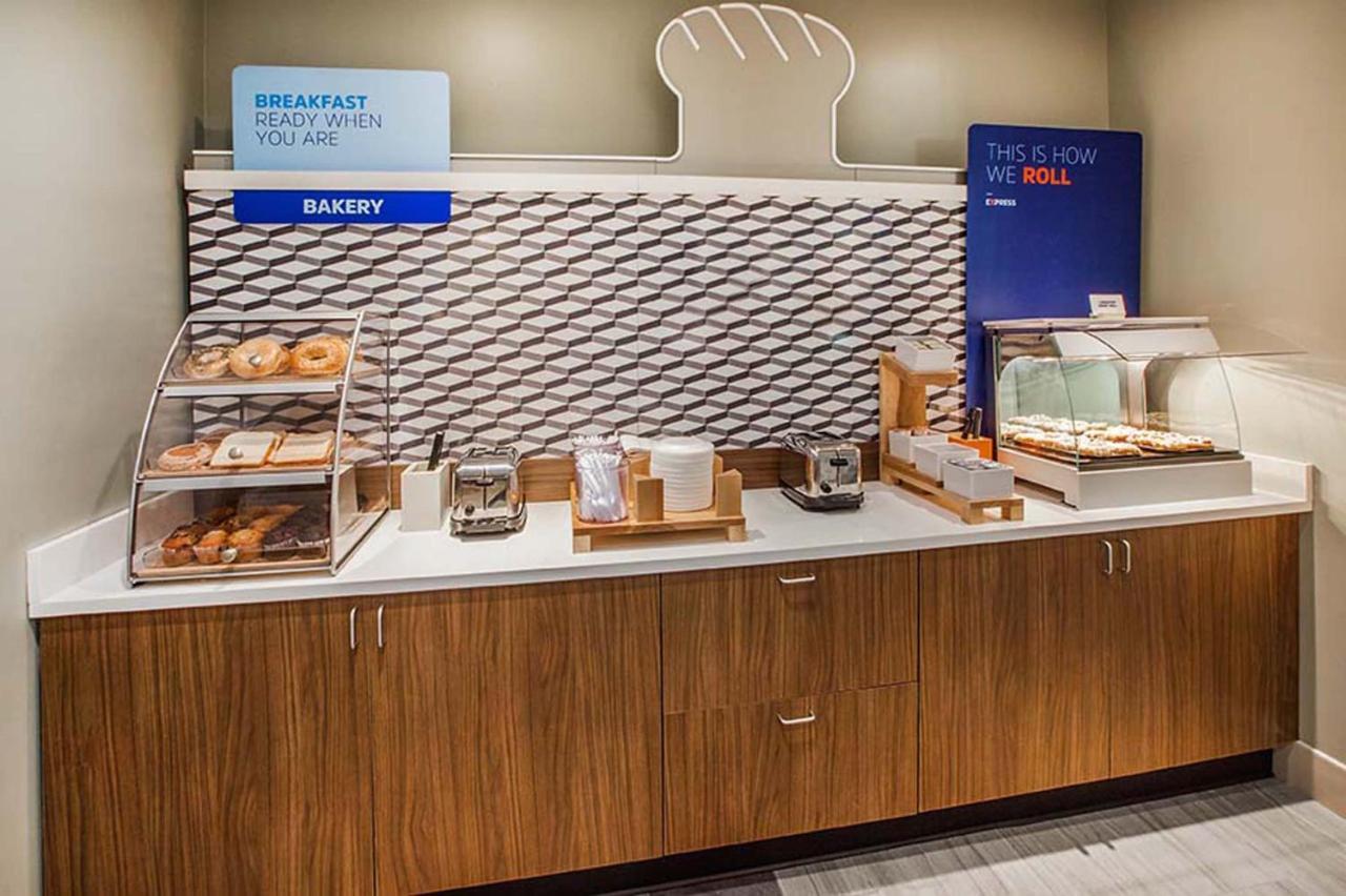 Holiday Inn Express Hotel & Suites Shakopee By Ihg Bagian luar foto